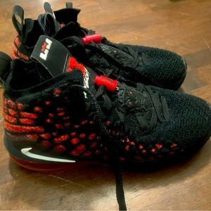 Nike Lebron Basketball Shoes Size 5 Youth